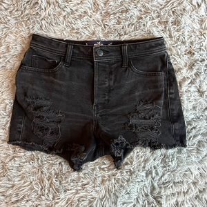 HOLLISTER CURVY HIGH-RISE MOM SHORT 3” SIZE 5
